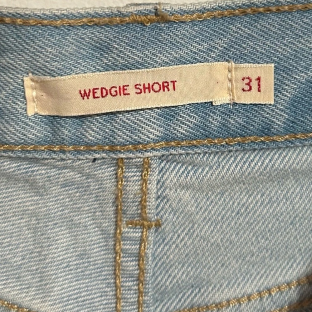 Levi's Wedgie Shorts with Frayed Hem size 31 - Picture 4 of 6